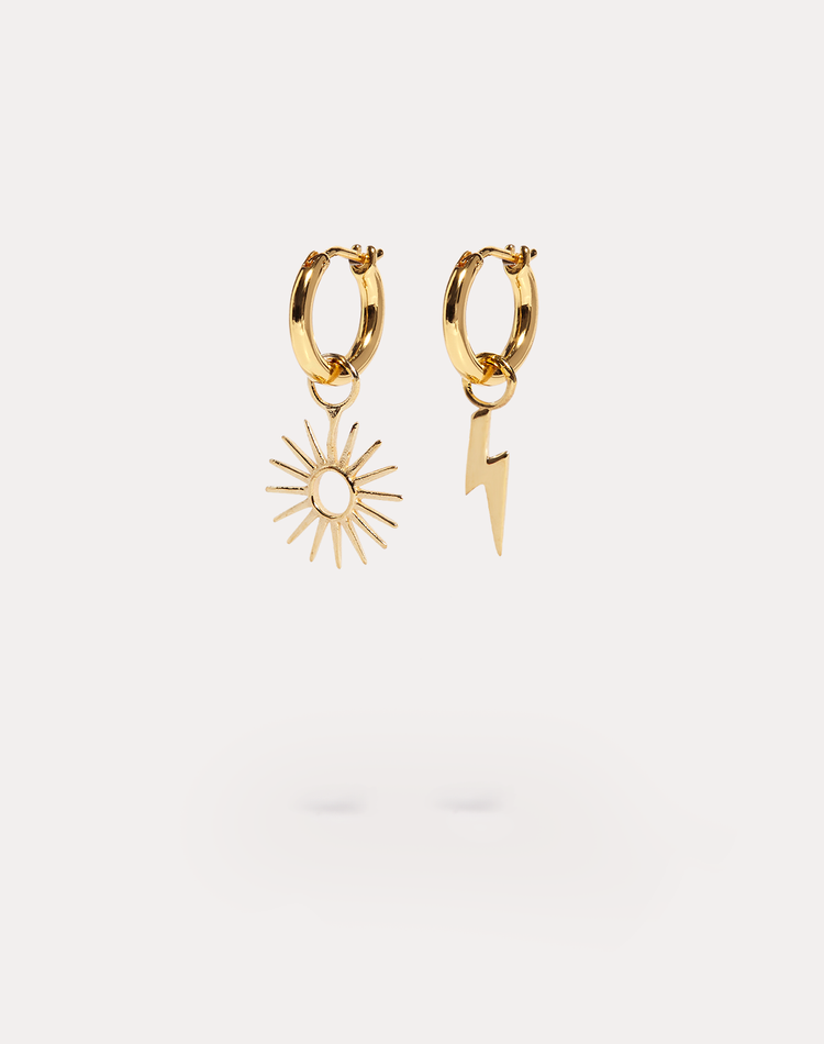 Amelia & Thora on the Mili Gold Hoops